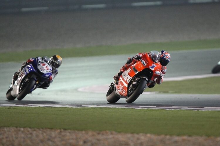 Stoner dominates Qatar night race