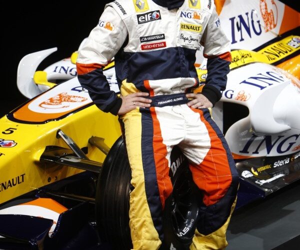 Renault launches 2008 F1 car