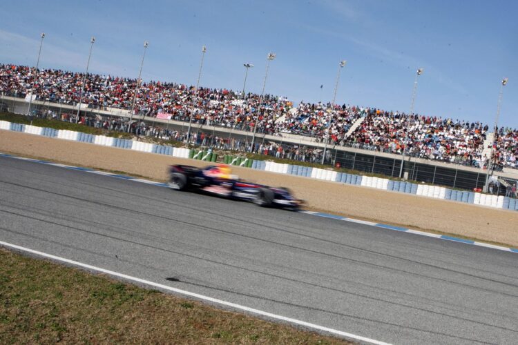 Jerez packs them in for F1 test