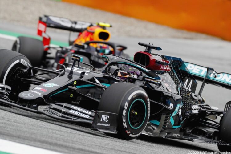 Wolff denies Hamilton distracted by politics