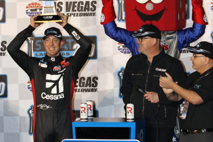 Kyle Busch dominates Las Vegas Truck race