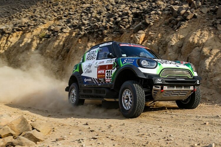 Minis run 1-2-3 as Alonso 11th after Day 1