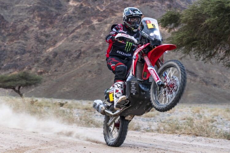 Dakar Stage 11:Peterhansel wins, Sainz Leads
