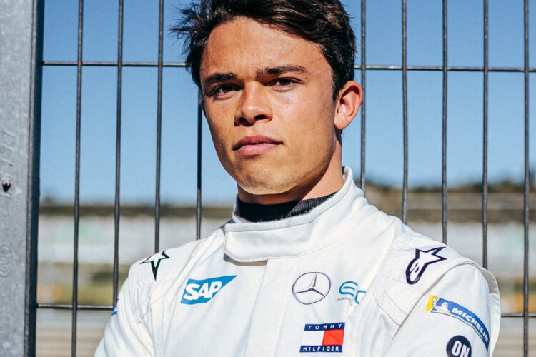 F2 champ did not have big enough check to buy a F1 seat