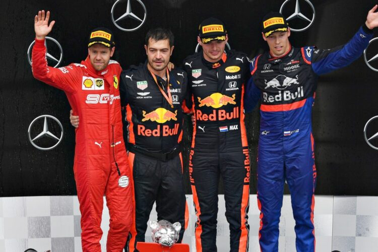 Verstappen camp not ruling out 2019 title