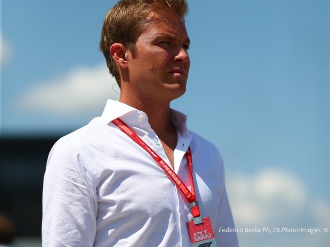 Hamilton hits back at critical Rosberg