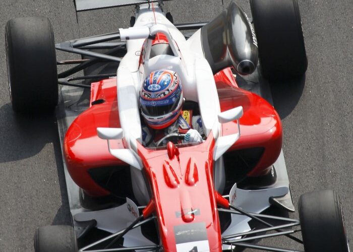 Mortara Dominates Macau Grand Prix Qualification Race