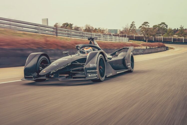 Video: On-Track testing of the Porsche Formula E car