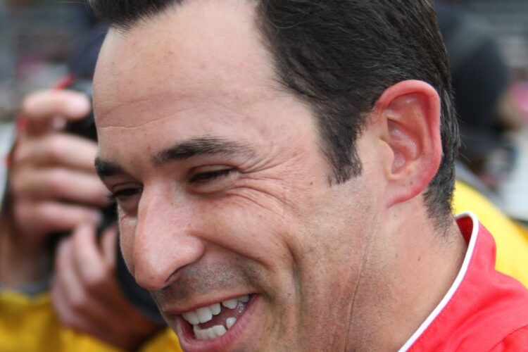 Castroneves leads Penske 1-2 in Indy 500 qualifying