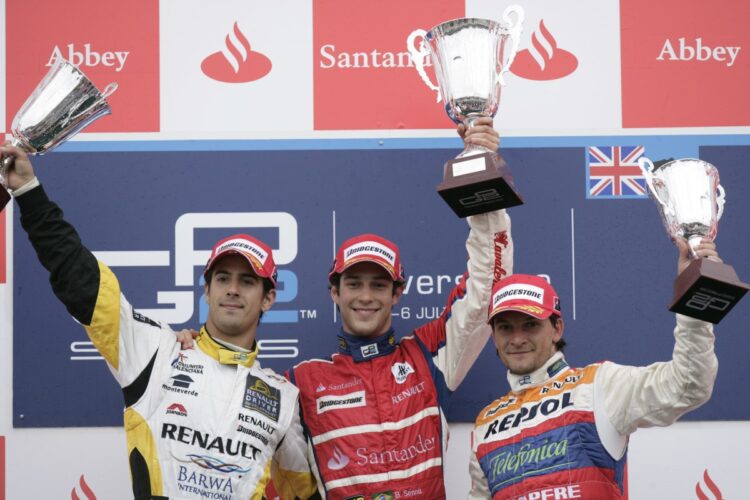 Senna wins wet GP2 sprint race