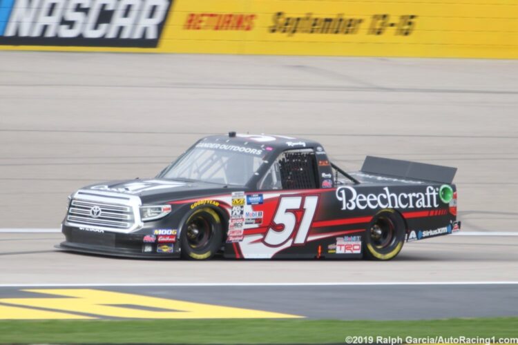 Kyle Busch puts Toyota Truck on pole in Vegas
