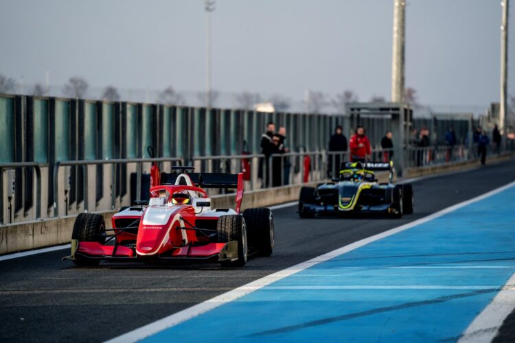 Successful shakedown for new F3 2019 car