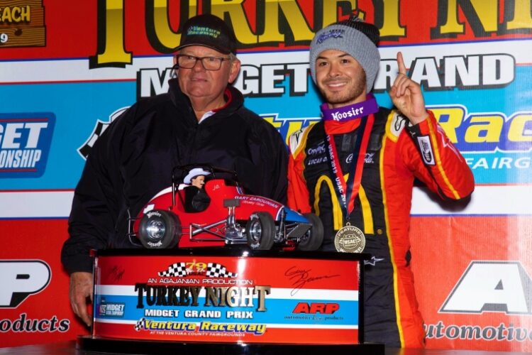 Kyle Larson wins third Turkey Night Grand Prix