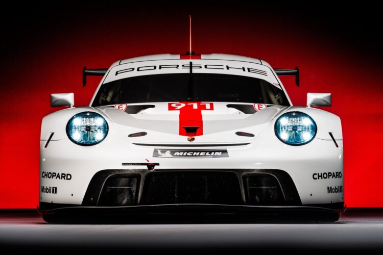 Porsche reveals new 911 RSR