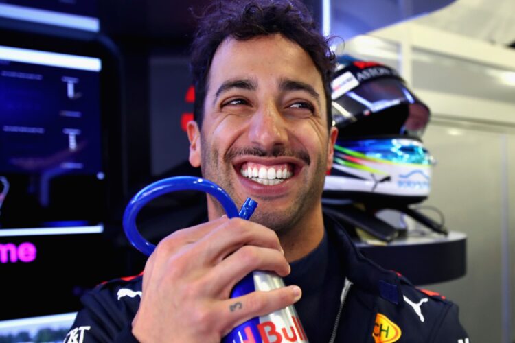 Ricciardo beats Verstappen for pole in Mexico City