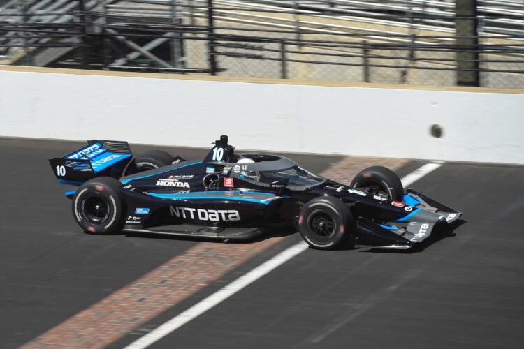 Opinion: Johnson’s move to IndyCars carries a big risk