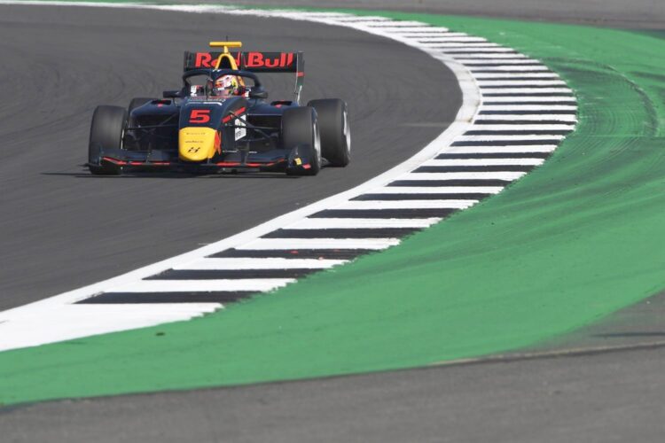 Lawson holds off Piastri for victory in Silverstone F3 opener