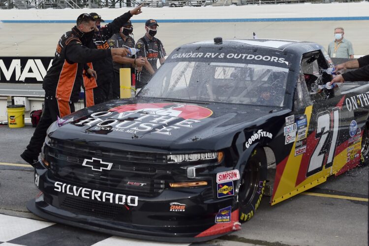 Zane Smith dominates the field in Dover for his second Truck Series win