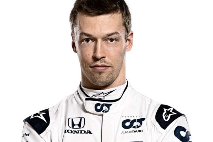 Kvyat unsure why Tsunoda announcement taking so long