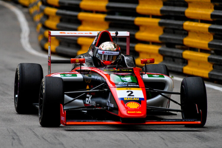 Macau GP: Leong takes historic home win