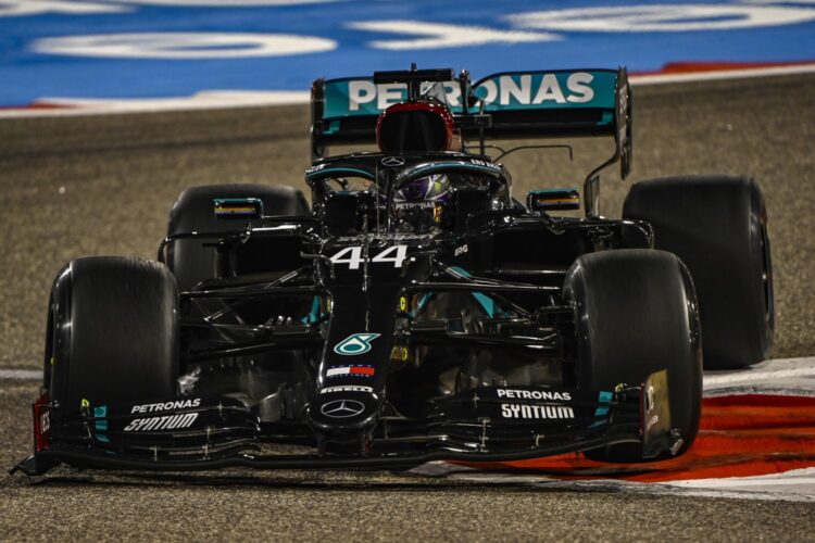 Hamilton tops 2nd practice for Bahrain GP