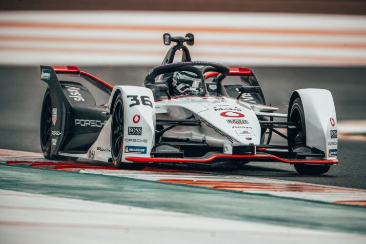 Formula E: Late lap fast lap puts Lotterer on top in 2nd practice