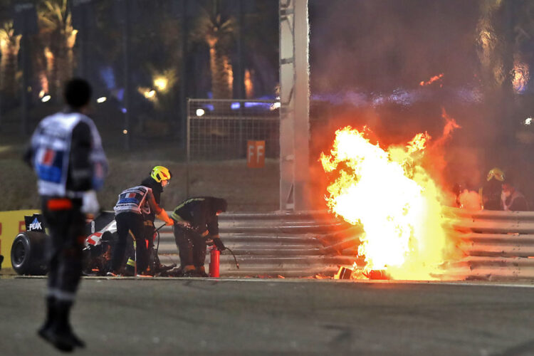 Grosjean survives huge wreck on Lap 1 of Bahrain GP  (Update)