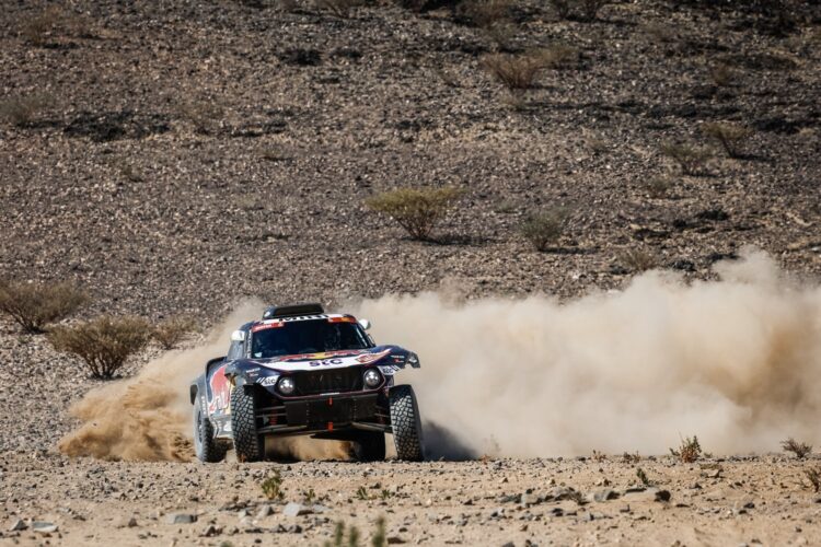 Dakar Stage 1: Sainz wins in Cars, Price tops Bike Field