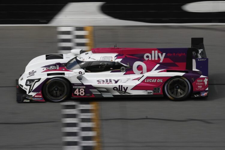 Kobayashi Tops Roar Practice Session 1