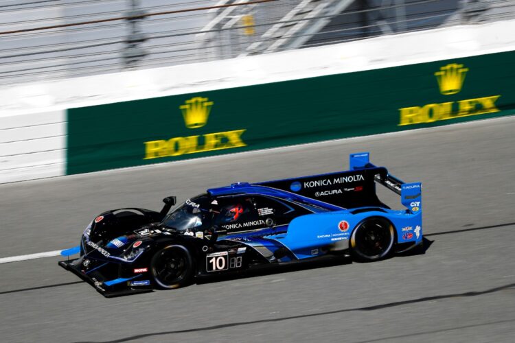 Rolex 24 Hour19: Acura vs Cadillac to the end