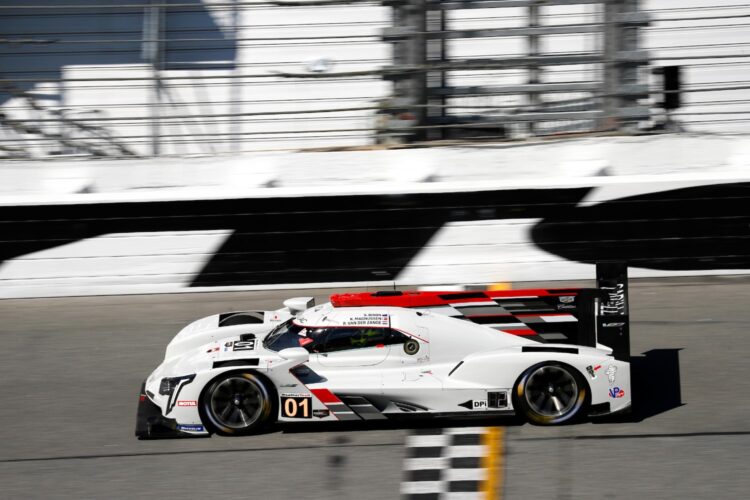 Rolex 24 Hour 15: Ganassi #01 leads #60 Acura