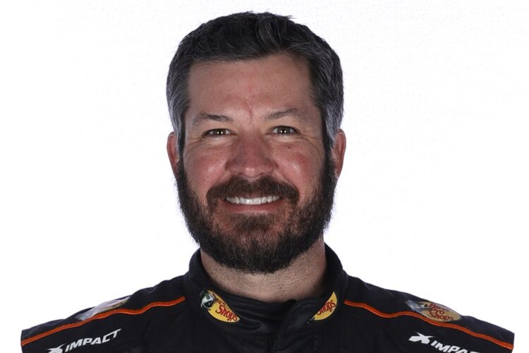 Spotter Truex Jr. fired helps McDowell to Daytona 500 win