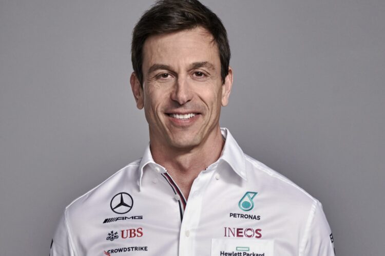 Wolff ‘can’t imagine’ Hamilton leaving