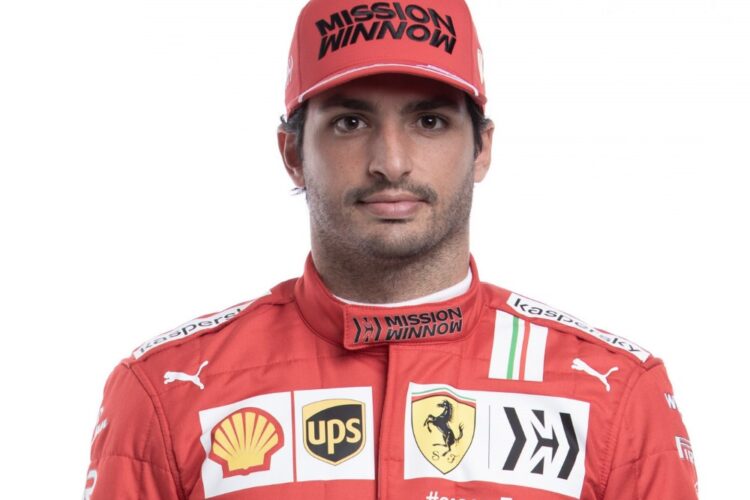 Sainz Jr. learning to ignore criticism in F1