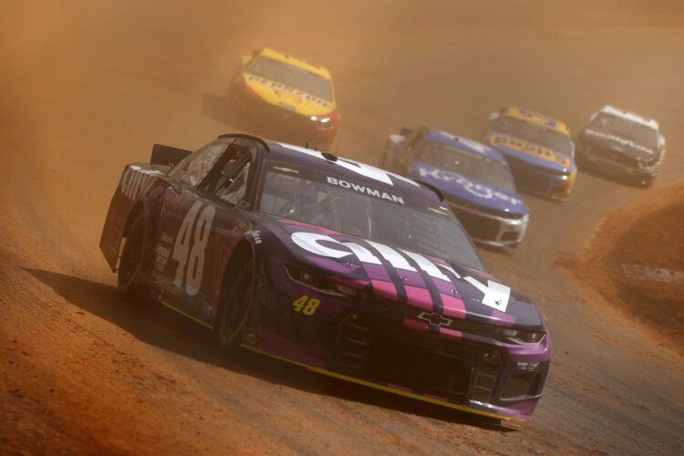 NASCAR to again run a dirt race at Bristol in 2022.