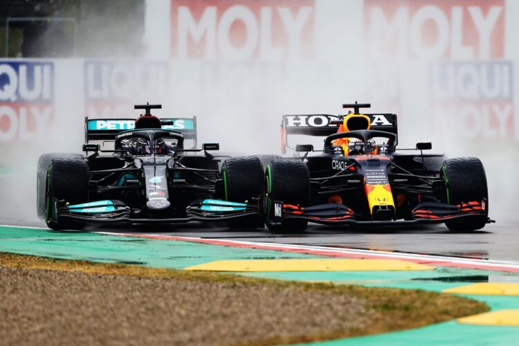 Verstappen plays down Hamilton ‘shoulder nudge’