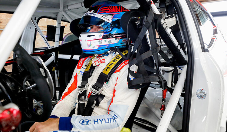 Video: Robert Wickens back in a race car