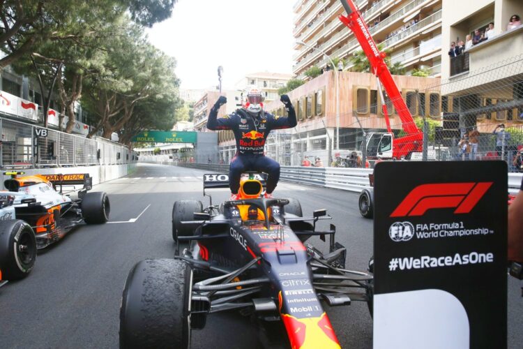 F1: Verstappen ‘not playing Hamilton’s mind games’