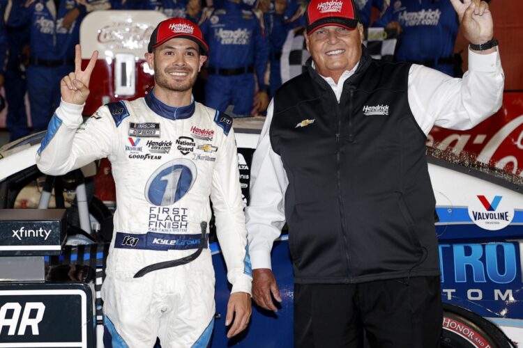 NASCAR: Larson dominates Coca-Cola 600