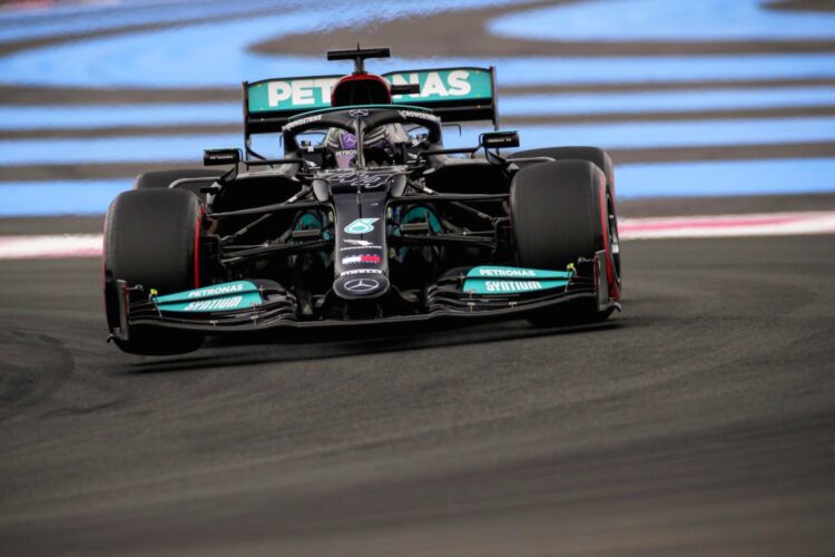 F1: Red Bull warns Mercedes about front wing protest