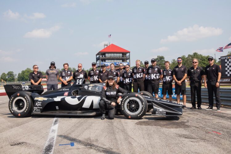 IndyCar: Tatiana Calderon completes first IndyCar test