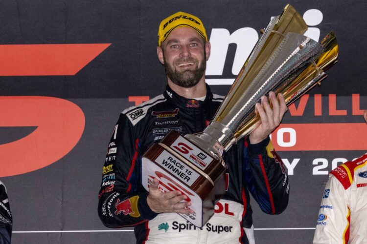 Supercars: Van Gisbergen overtakes Whincup late to claim victory in Townsville