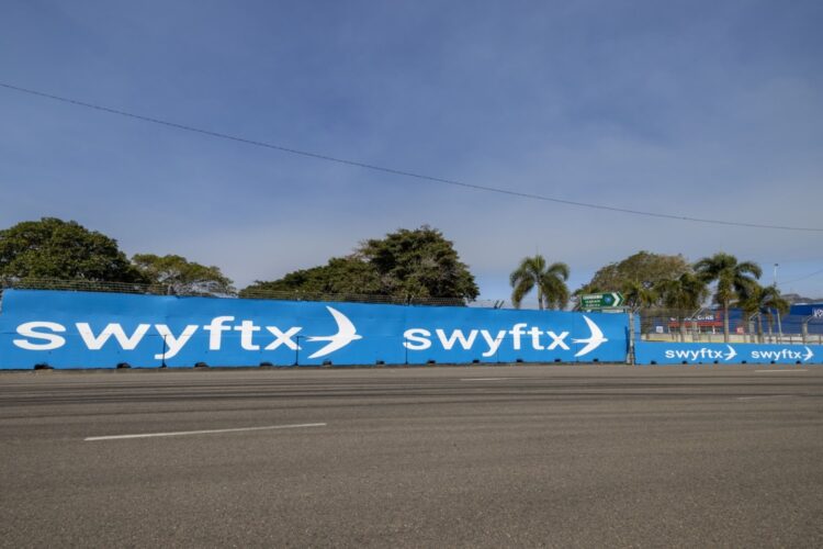 Cryptocurrency Exchange Swyftx signs with Supercars