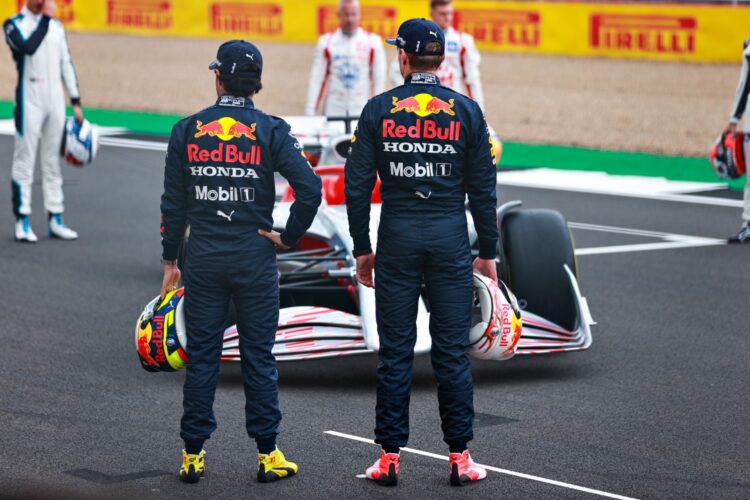 F1: Red Bull’s contracts ‘suffocating’ drivers