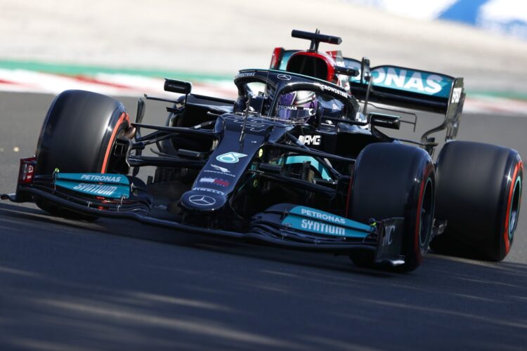 F1: Hamilton ‘games’ provoked booing – Marko