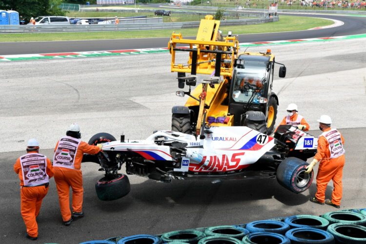 F1: Schumacher crowned ‘crash world champion’ of 2021  (Update)