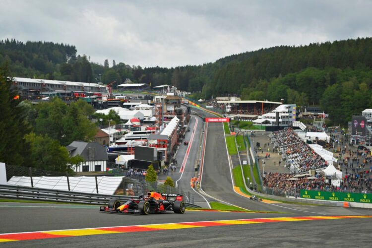 F1: Driver tests proposed new Eau Rouge layout