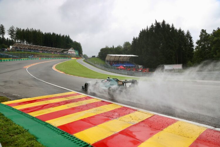 F1: Belgian GP start delayed due to weather  (Update)