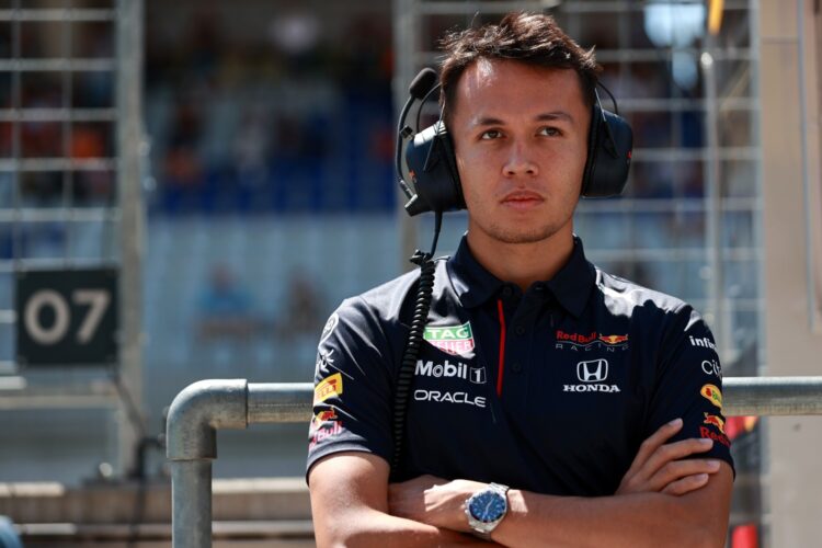 F1: Albon confirms two options for 2022 return