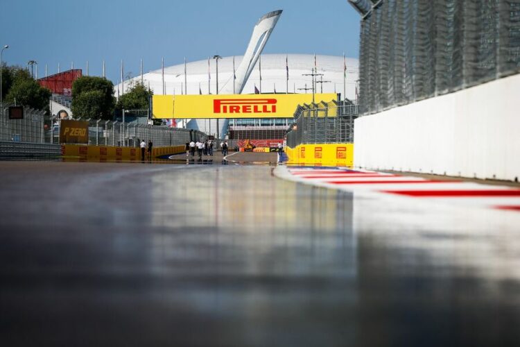F1: Putin absent as Sochi braces for qualifying washout